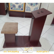 میز و صندلی نماز نشسته