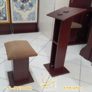 میز و صندلی نماز نشسته
